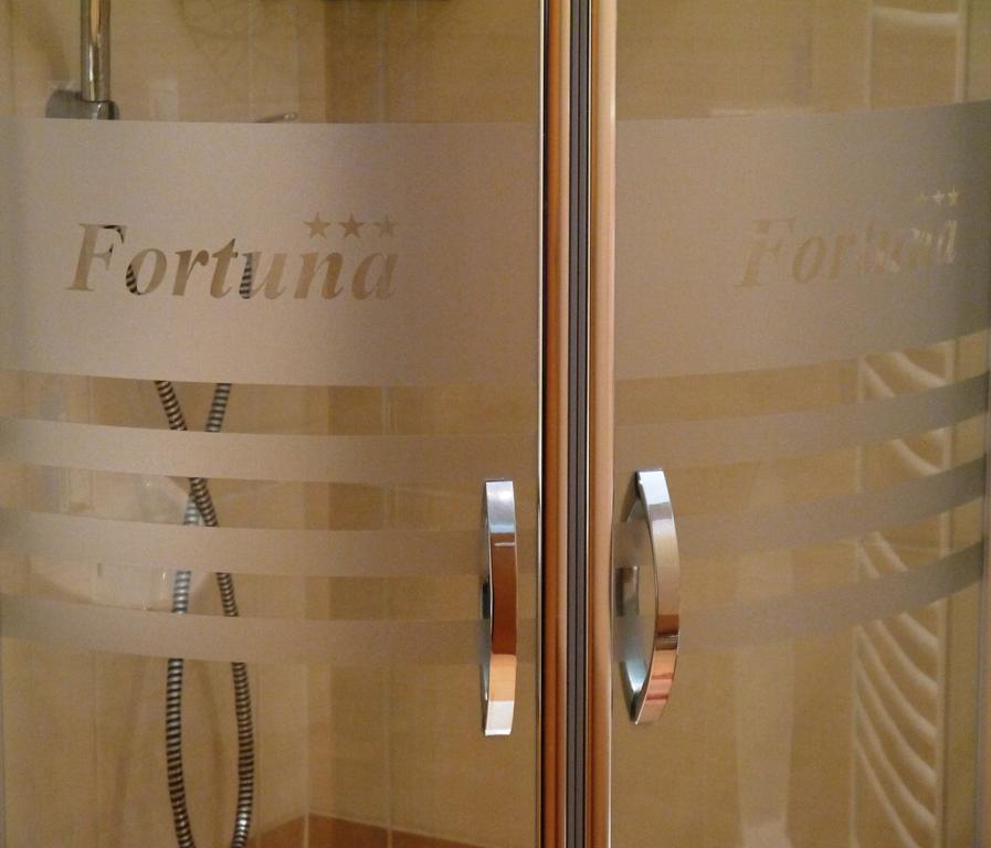 Penzion Fortuna Дудинце Номер фото